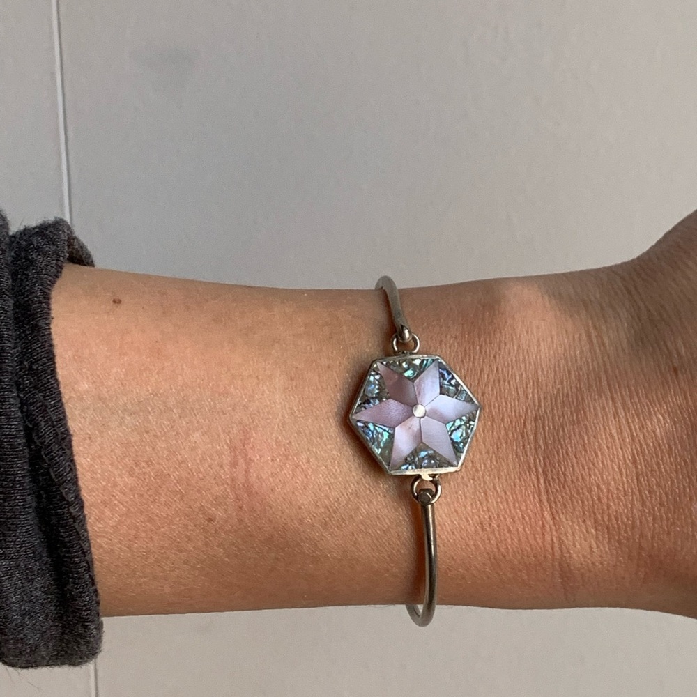 Bangle Bracelet with Floral Mother-of-Pearl Inlay Design
